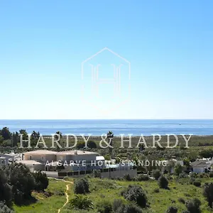H&h: Chic Seaside Near Meia Apartment